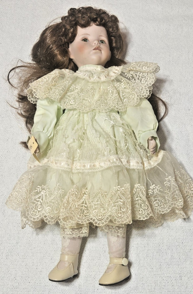 Marian Yu Design Porcelain Doll Maureen 16 In Green Lace Dress Auburn Hair