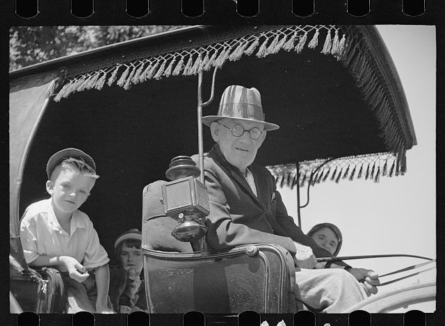 Photo:North Hyde Park Vermont 1936 Old Carriage Farm Family Portrait