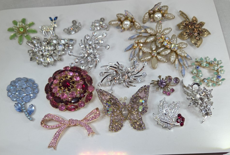 18 pc Vintage Rhinestone Brooch Pin Earrings Lot Weiss KJL Eisenberg Beaujewels