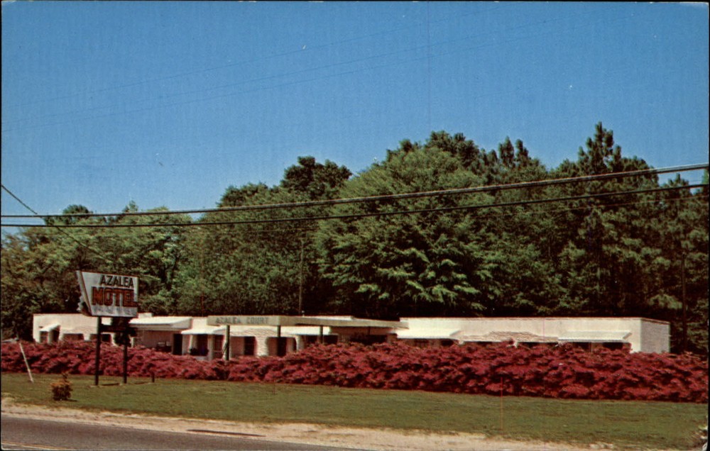 Azalea Motel Wilmington North Carolina ~ 1970s vintage postcard