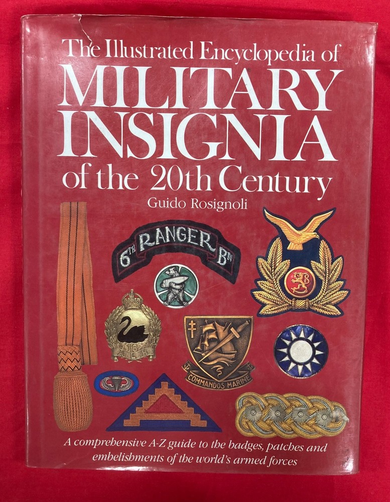 The Illustrated Encyclopedia of Military Insignia of the 20th Century 1986 HCDJ