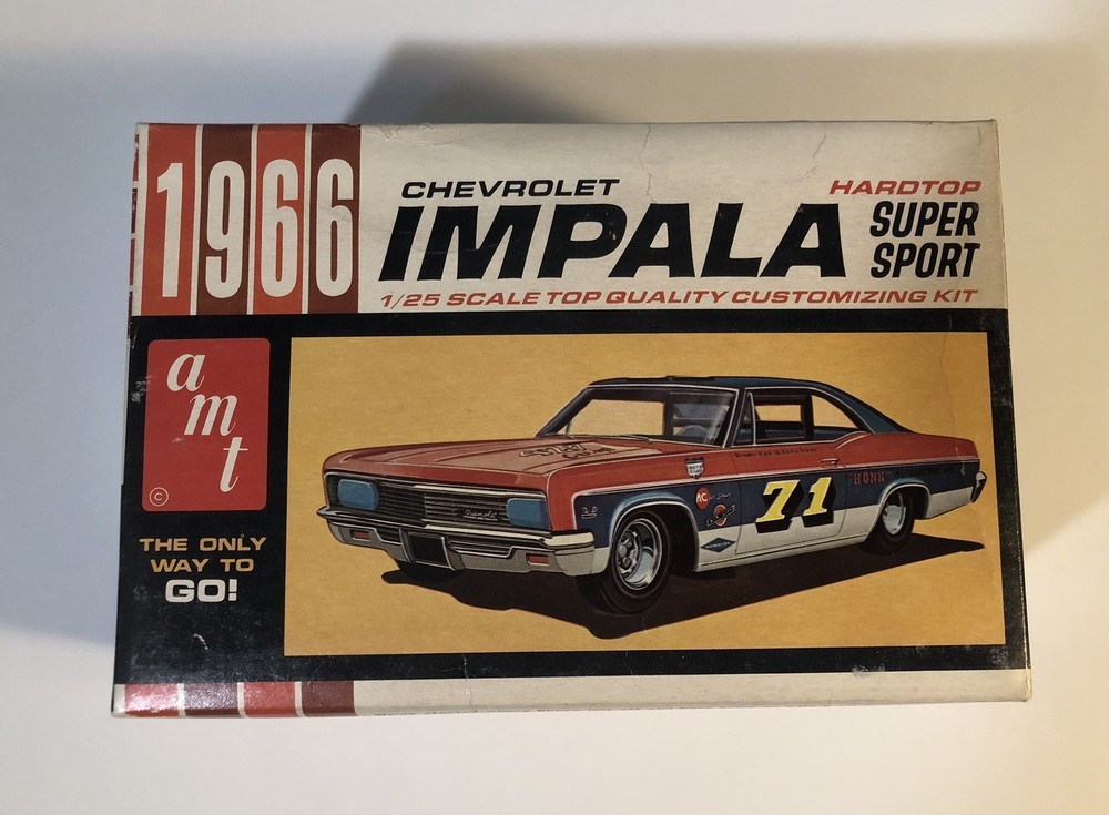 AMT 6726 1966 Chevy Impala SS Hardtop Annual Vintage Unbuilt 1/25 KIT