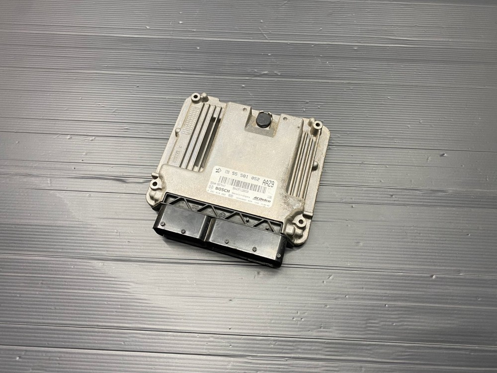 VAUXHALL ASTRA J MK6 GENUINE 2.0 CDTI ECU ENGINE CONTROL UNIT 55581052