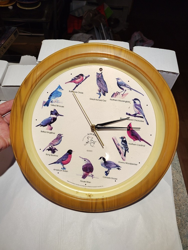 National Audobon Society Quartz Wall Clock Faux Wood Singing Birds 13.5