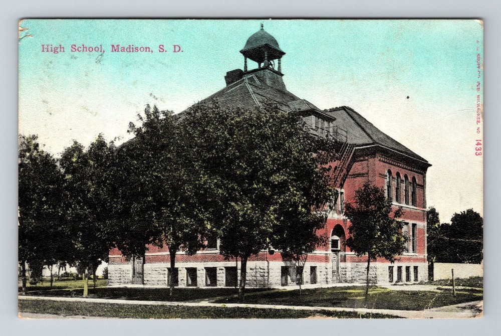 Madison SD-South Dakota, Exterior High School, Vintage Postcard