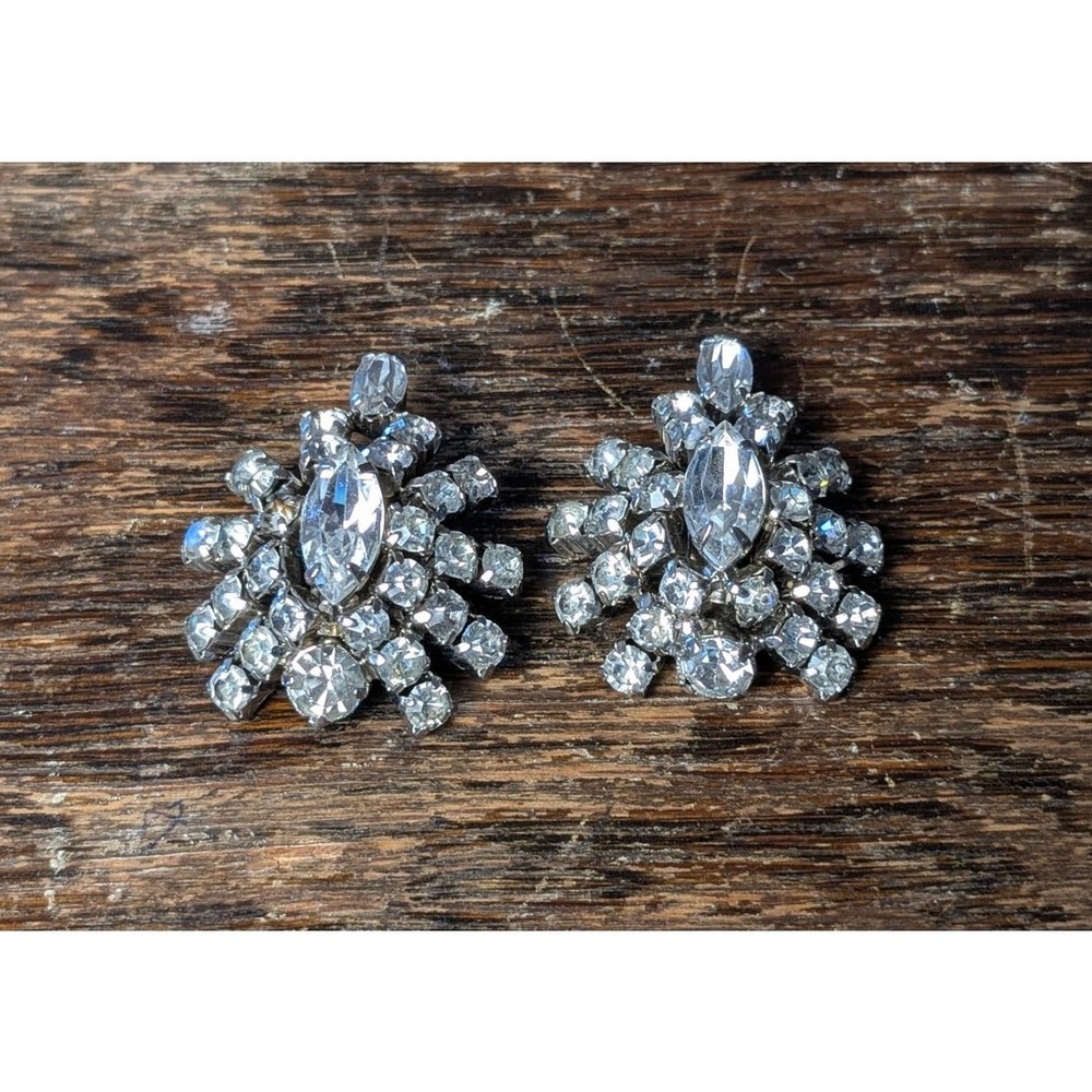 Vintage Rhinestone Prong Set Large Dramatic Clip On Earrings Oval Center Clear