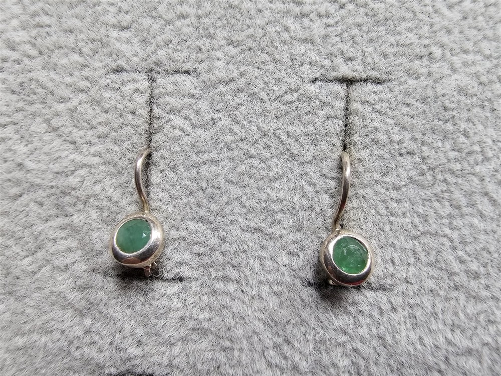 Grandma Grabe's Beautiful Vintage 925 Sterling Silver Green 1G Earrings