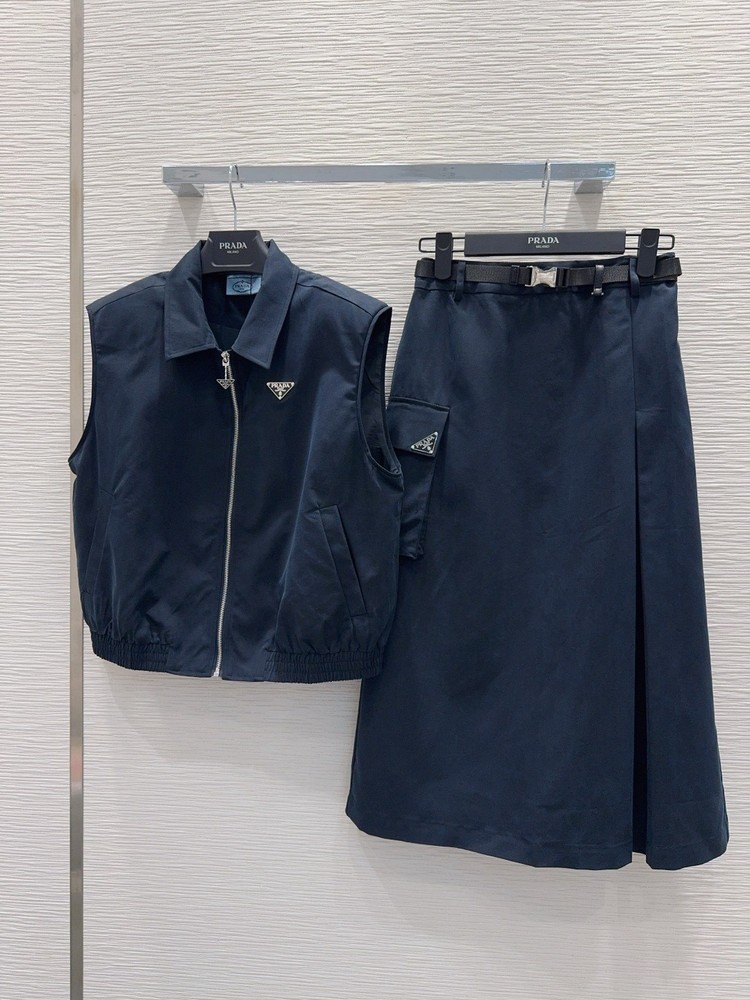 Prada trendy set Pre-owned Medium sizeIT42
