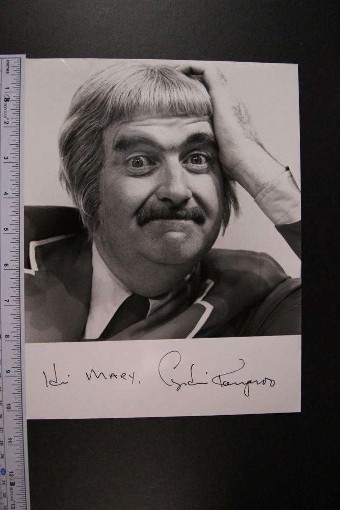 Captain Kangaroo Bob Keeshan (1927-2004) Autograph Photo~