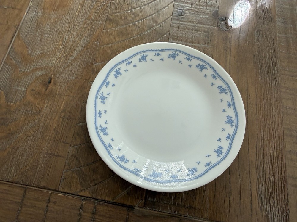 One  CORNING CORELLE - MORNING BLUE - 6 3/4