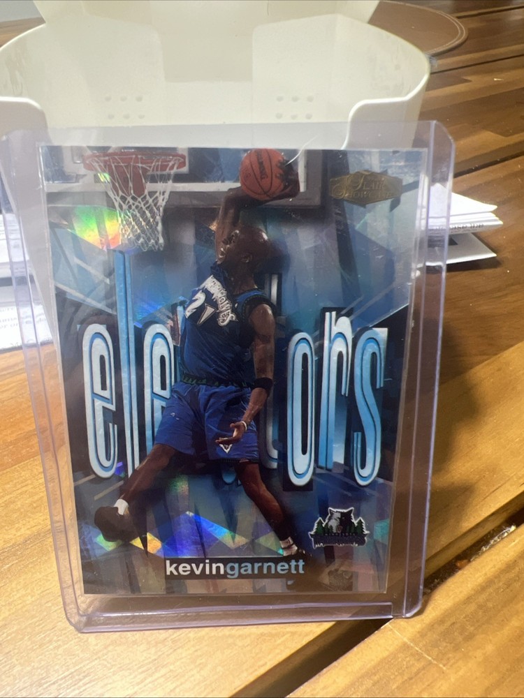 1999-00 Flair Showcase - Elevators Kevin Garnett #8 E