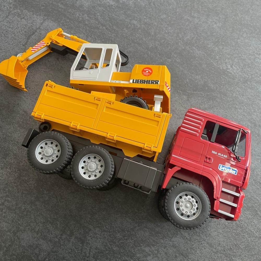 Bruder dump truck and excavator #d53085