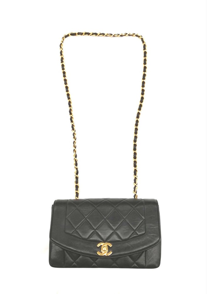 CHANEL Black Matelasse Chain Shoulder Bag Vintage 921194