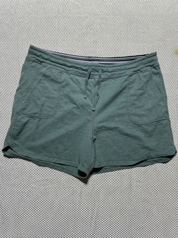 Patagonia worn wear green size XL shorts waist size 37