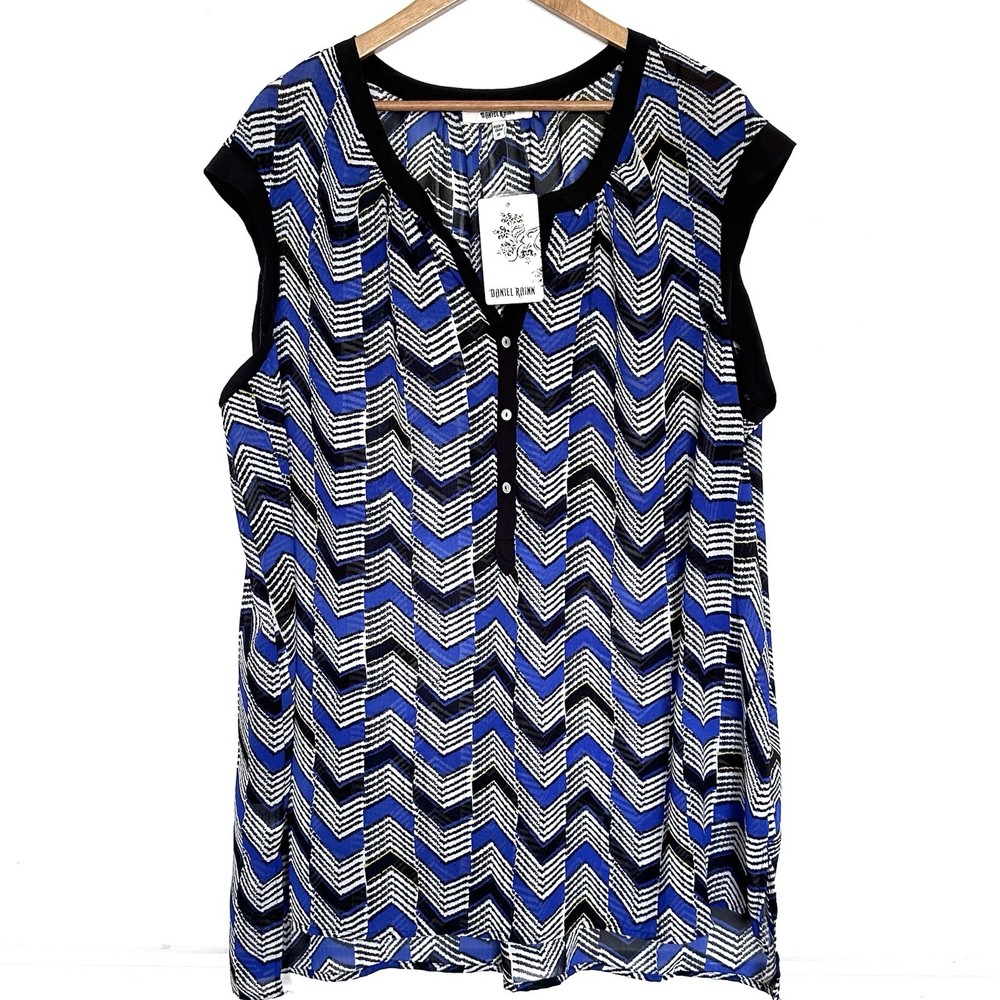 NWT Daniel Rainn Plus Shirt Women’s 3X Geometric Boho Sleeveless Sheer V Neck