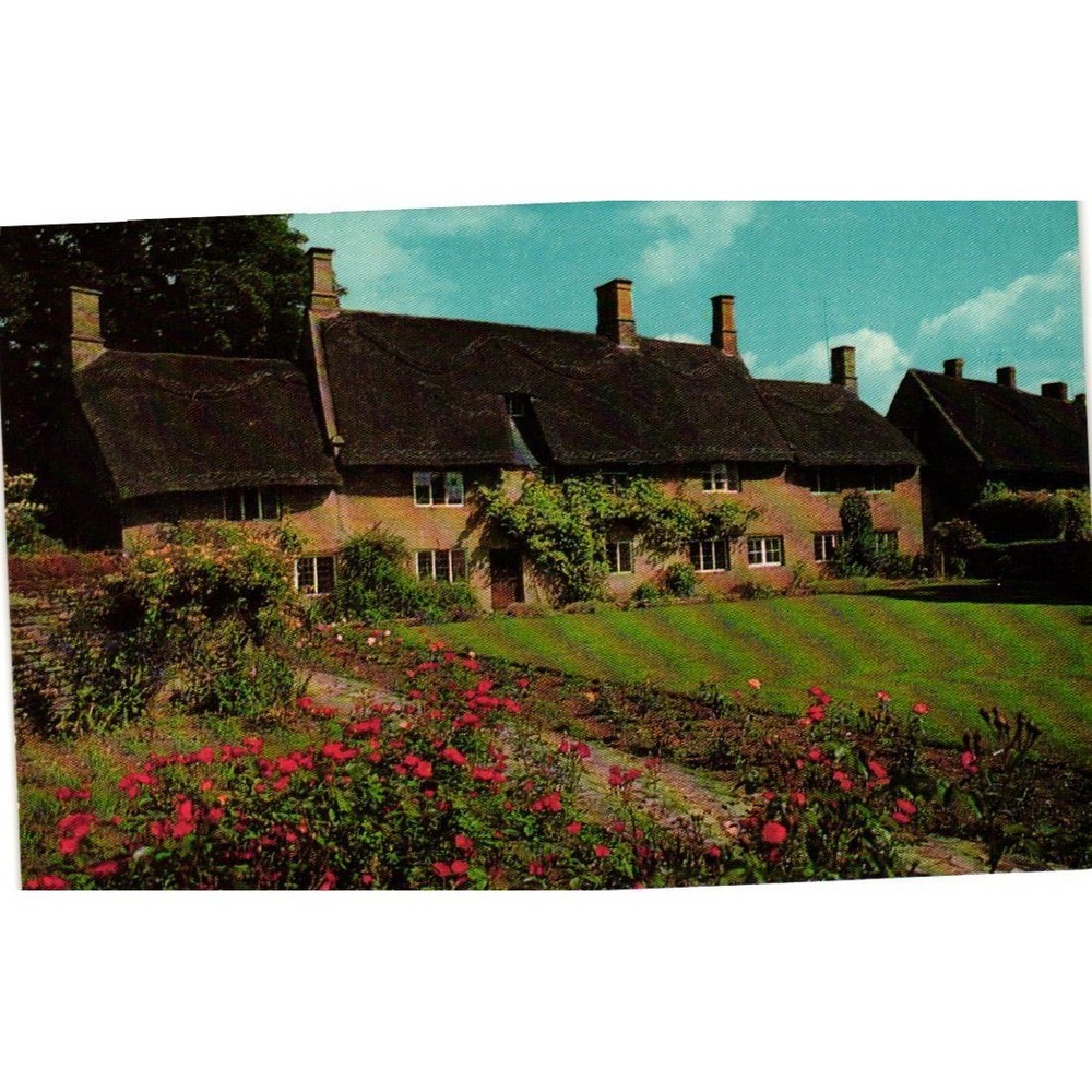 Vintage Thatched House Hotel Sulgrave England Salmon Cameracolour Postcard