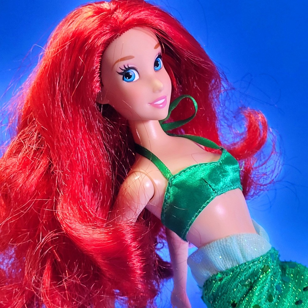 Disney Store Little Mermaid Ariel Classic Doll Collection