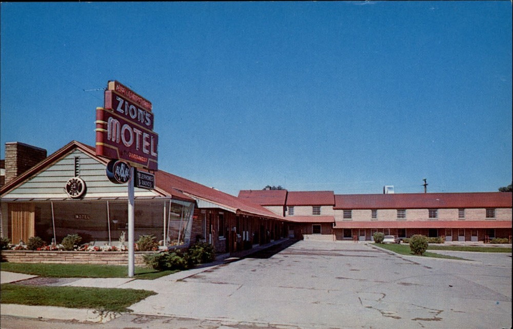 Zion Motel Cedar City Utah ~ 1950-60s vintage postcard