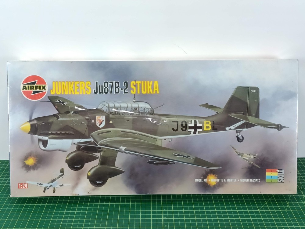 Airfix Vintage Classic Junkers Ju87B-2 Stuka 1:24 Scale Model Plane A18002V New