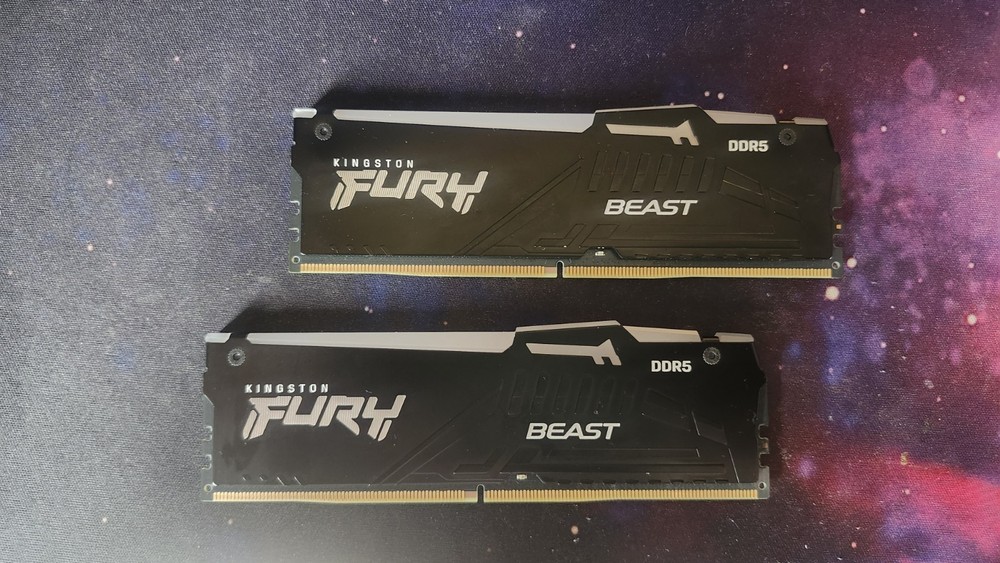 Kingston Fury Beast 16GB DDR5 SDRAM Memory Kit 2x8GB, RGB, 5200MHz