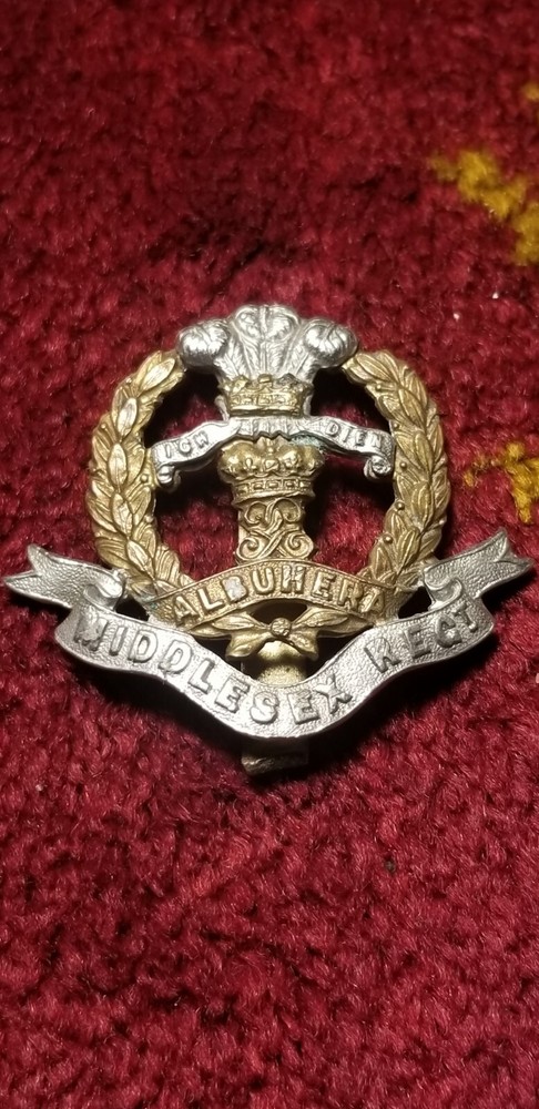WWI Albuhera Middlesex Regiment British Army Metal Hat Badge Ida33..