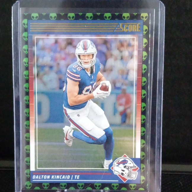 Panini 2024 Score Alien head ssp case hit dalton kincaid