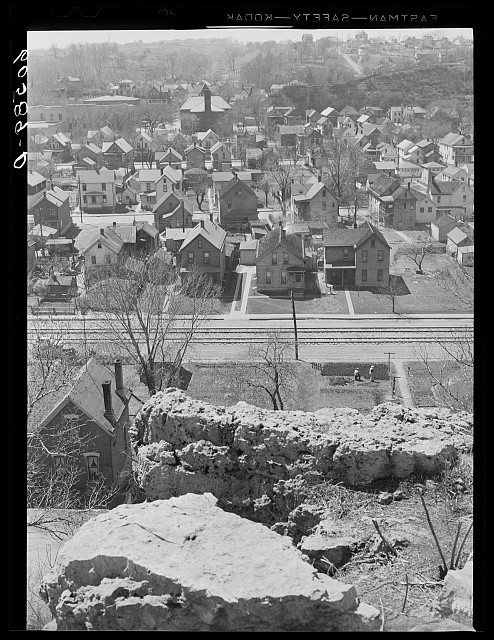 Photo:Dubuque Iowa 1940 Houses Neighborhood View Railroad Tracks