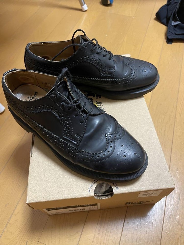 Dr. Martens Black Leather Brogue Shoes UK7 with Durable Rubber Sole Pre-Owned