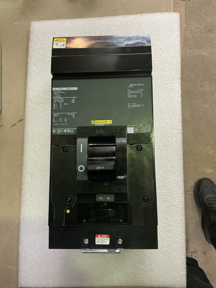 Square D LA36300 I-Line Circuit Breaker 300A 3P 600V**NEW TAKE OUT**🔥