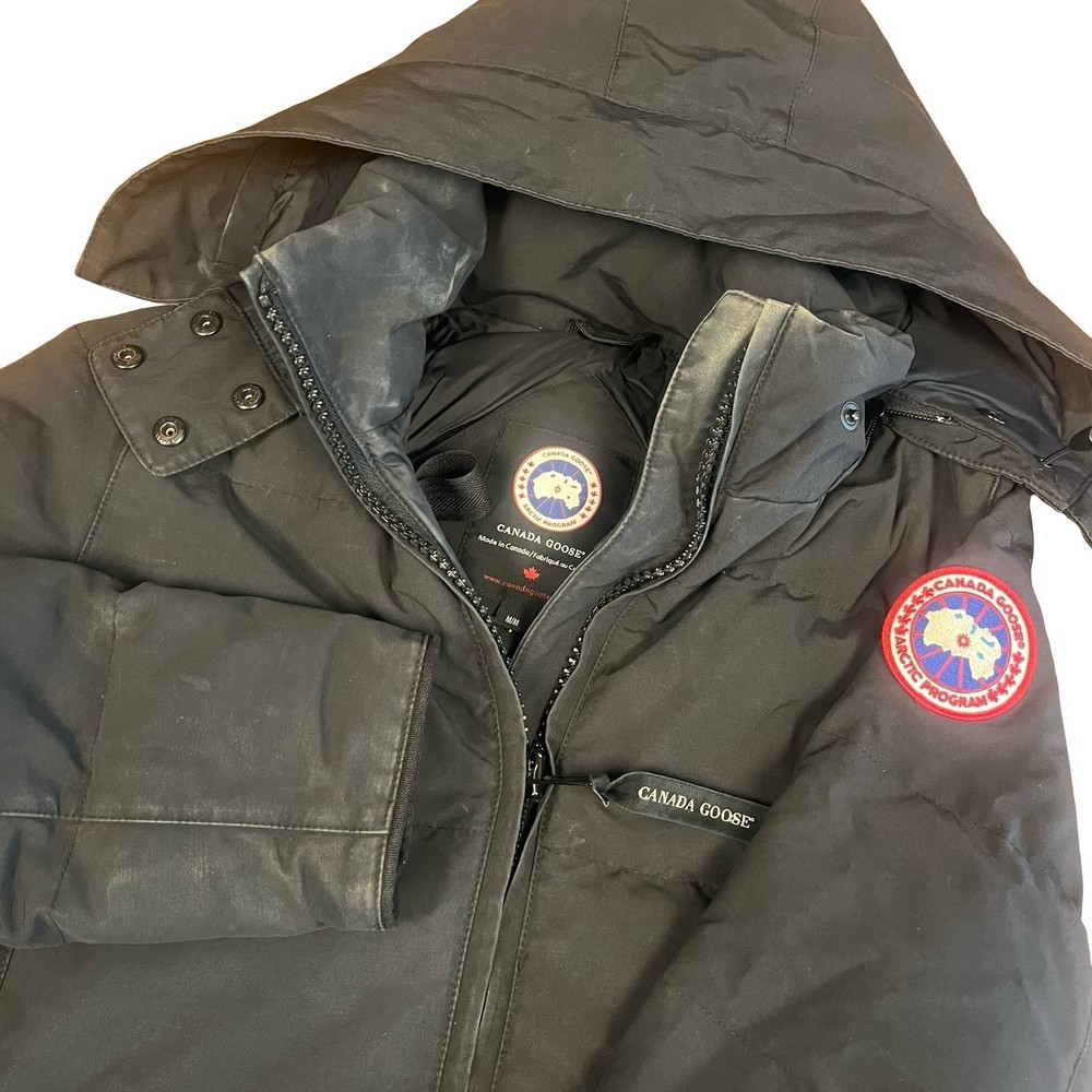 Canada Goose Black Down Parka Jacket Hooded Mens Medium Arctic Program Patch