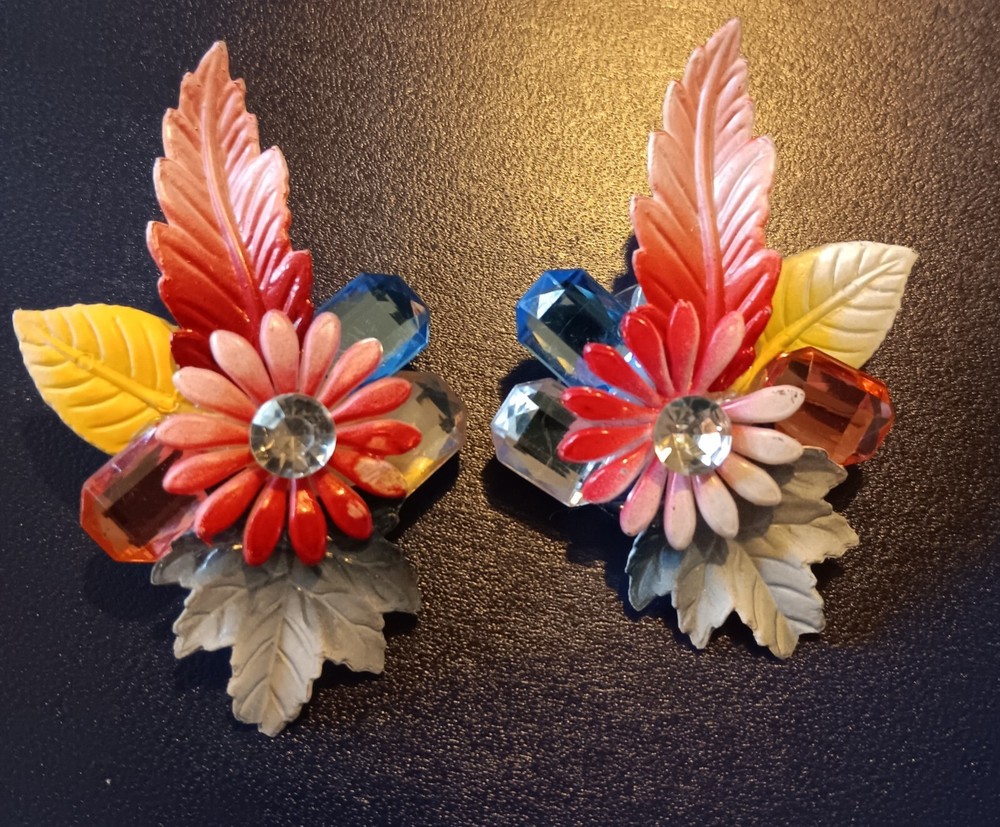 Vintage Flower &Leaf &Rhinestone Clip Earrings