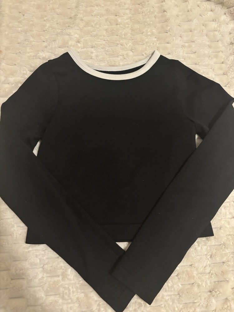 Women's Black & White Solid Cropped Long Sleeve Crew Neck Pullover Top XS