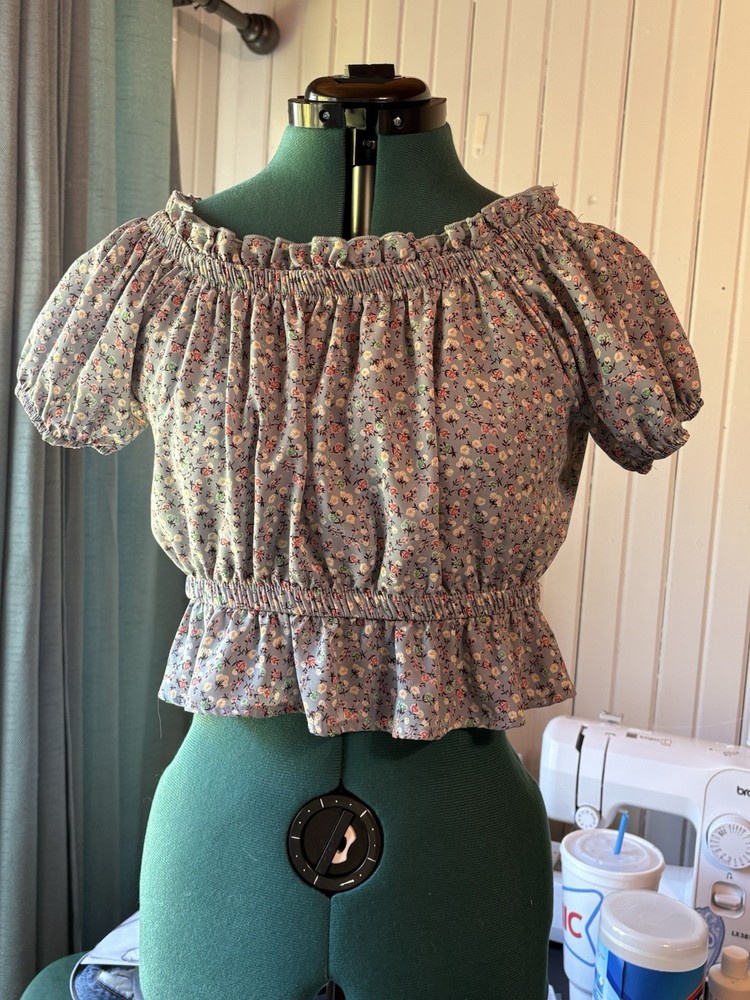 WHITEROOM + CACTUS Floral Off-the-Shoulder Ruffle Cropped Blouse Light Blue M