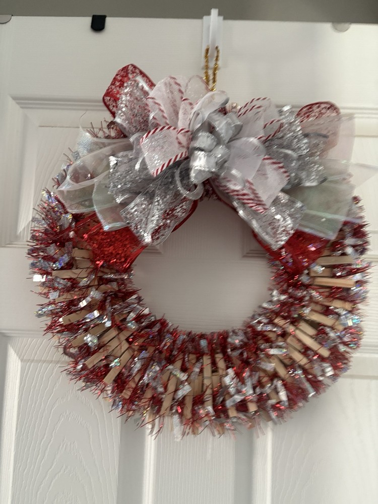 Vintage-Style Clothespin Wreath for Rustic Home Decor