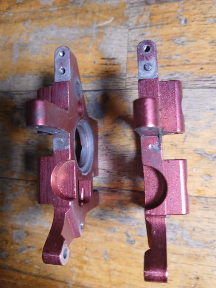 Traxxas T.maxx 2.5 3.3 Aluminium Rear Bulkhead Used  Nitro Or Brushless