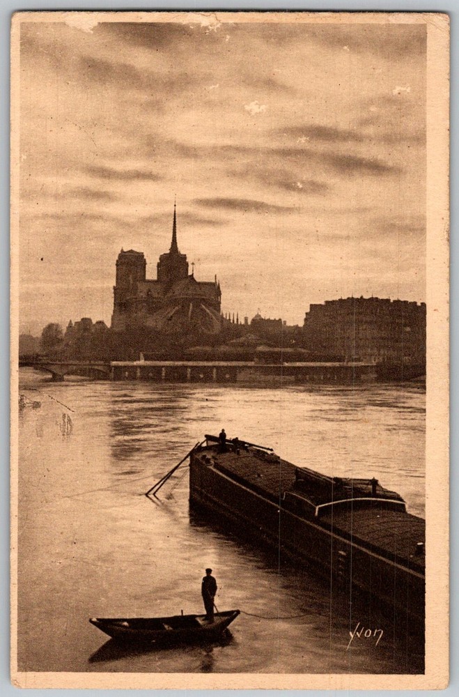 Antique Postcard Notre-dame Cathedral Seine Barges Paris, Fr 1920s