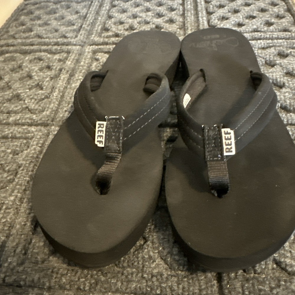 Unworn Reef Women's Sandals Cushion Breeze  Flip Flop Size 10