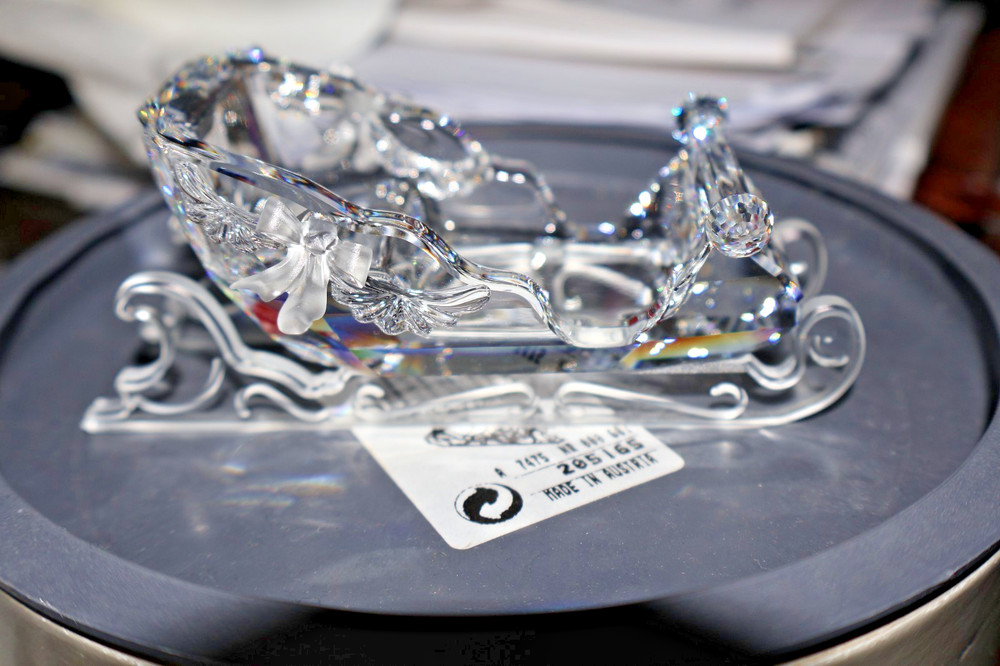 Retired Swarovski Crystal Exquisite Accent Christmas Sleigh with  Box 205165-image