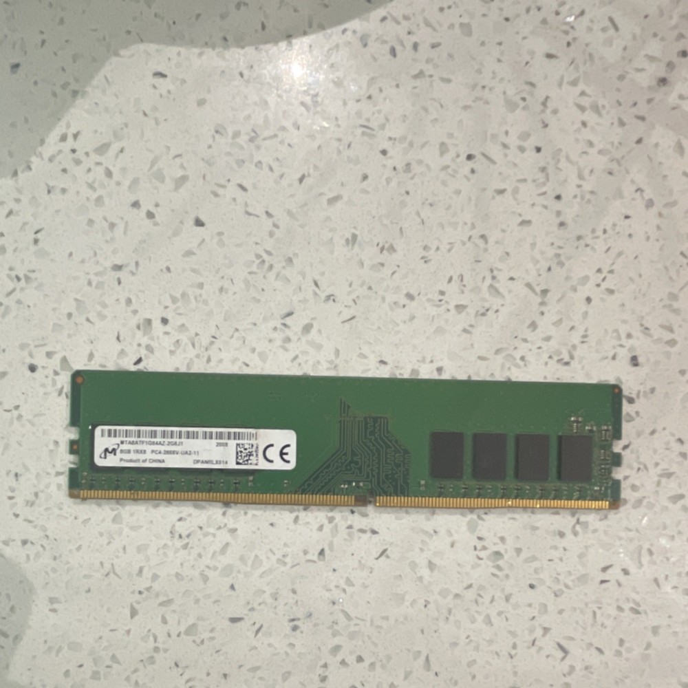 Micron DDR4 DIMM 8GB PC4-2666V 288-Pin RAM Module MTA8ATF1G64AZ-2G6E1