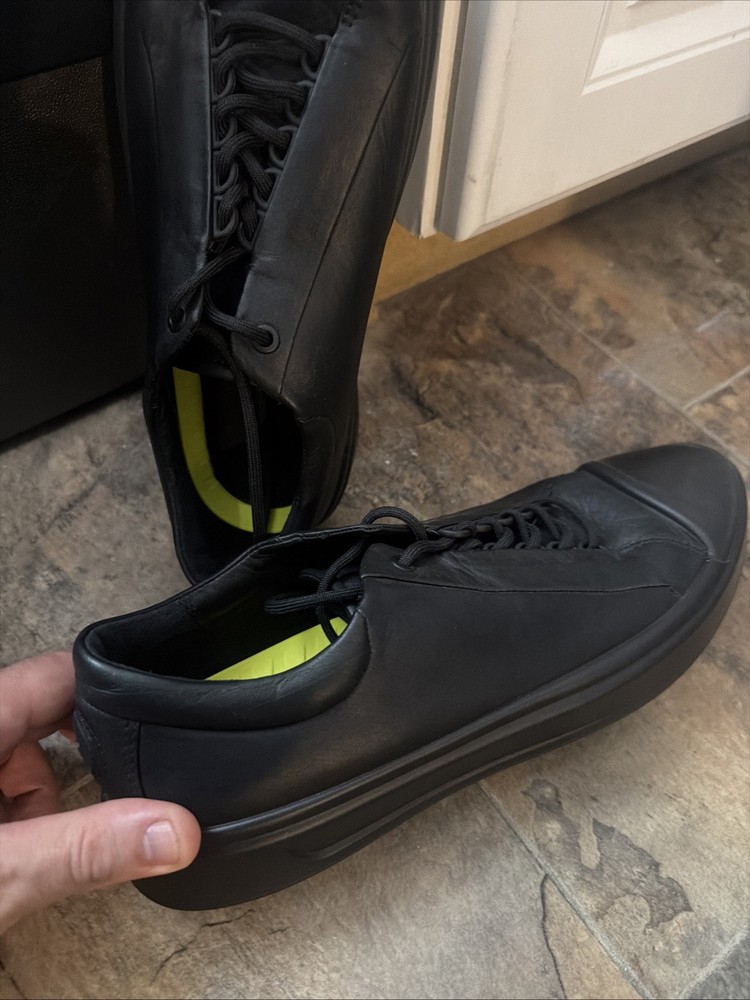 Men’s Size 10 Leather Ecco Sneakers Street Wear Causal Black