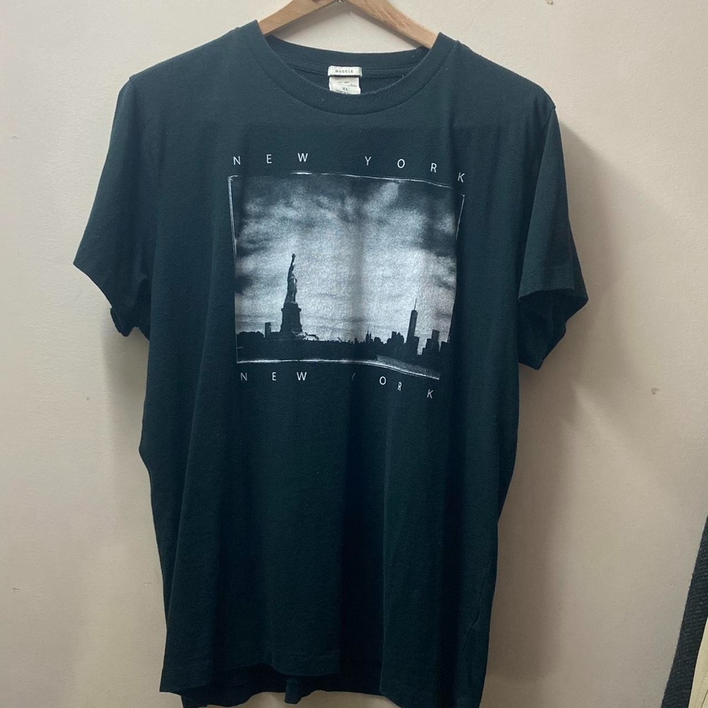 rare vintage abercrombie and fitch t shirt. single stitch all 1990s and size XL