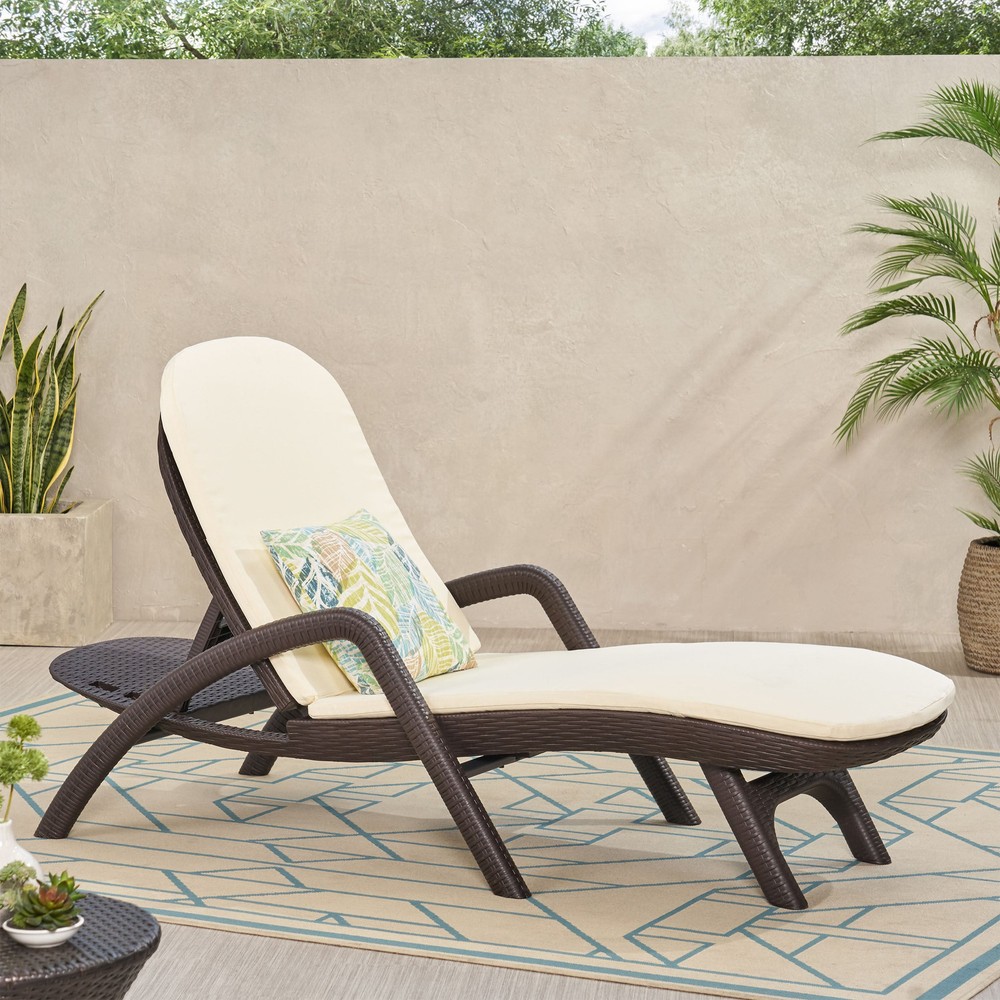 Mikael Chaise Lounge with Cushion for Stylish Outdoor Patio Furniture