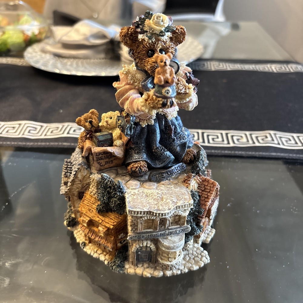 Boyds Bears San Francisco Music Box The Collector Plays “My Favorite Things”