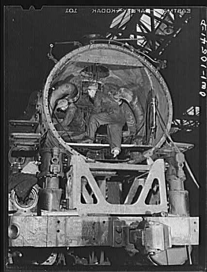 Chicago Illinois 1900s Illinois Central Locomotive Repair Roundhouse Workers