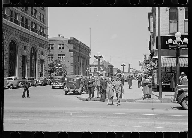 Photo:Peoria Illinois 1938 Main Street Downtown Pedestrians Street Scene