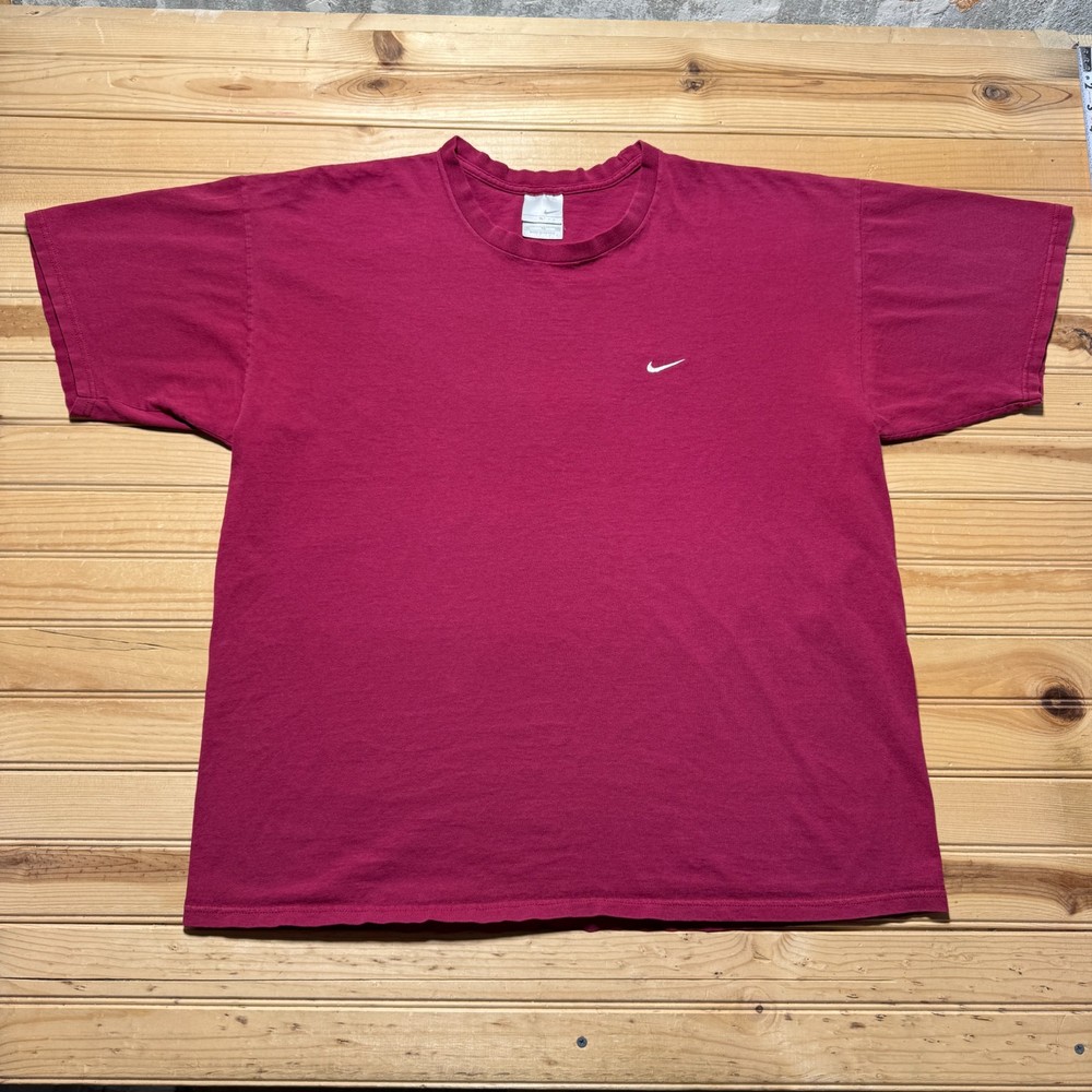 Vintage Y2K Nike Mini Swoosh Embroidered Logo Streetwear Retro T-Shirt Men's XL