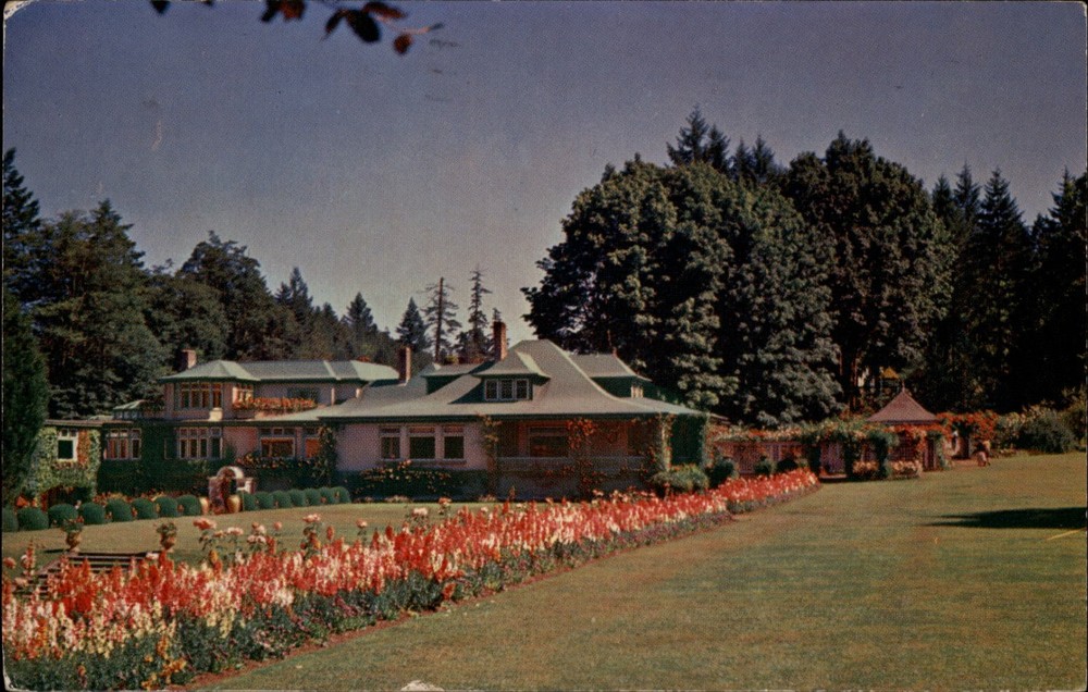 Butchart Gardens Victoria British Columbia Canada vintage postcard s305