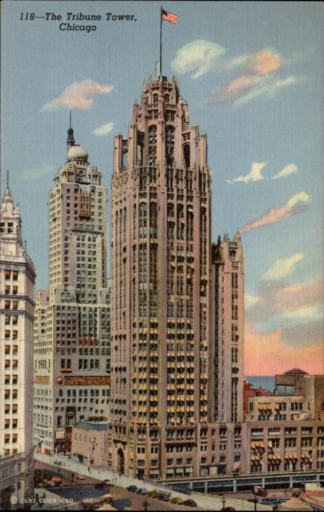 Chicago Illinoise Tribune Tower building ~ unused linen postcard sku019