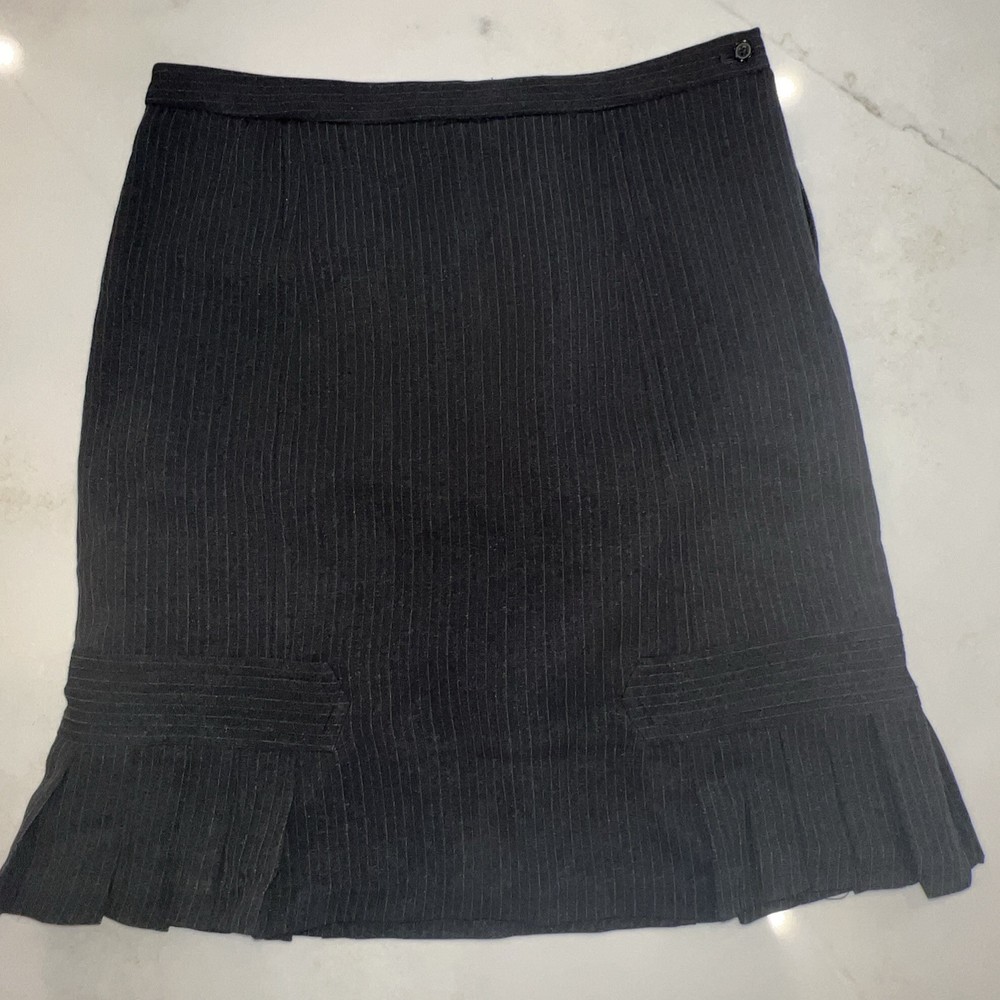 Max Studio Gray Pinstripe Pleated Skirt with Side Zip - Size 6