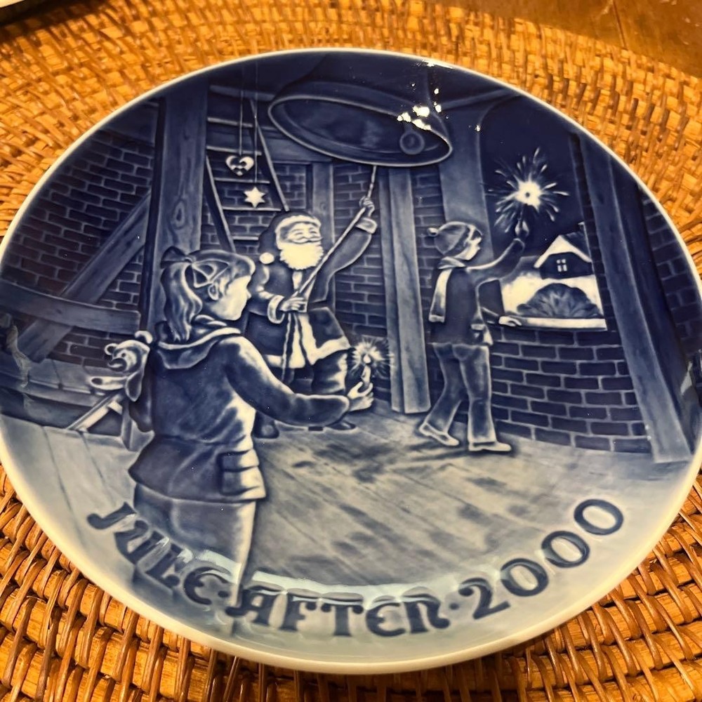 Royal Copenhagen Christmas Plate 2000 Denmark Binge O Blendaard Used